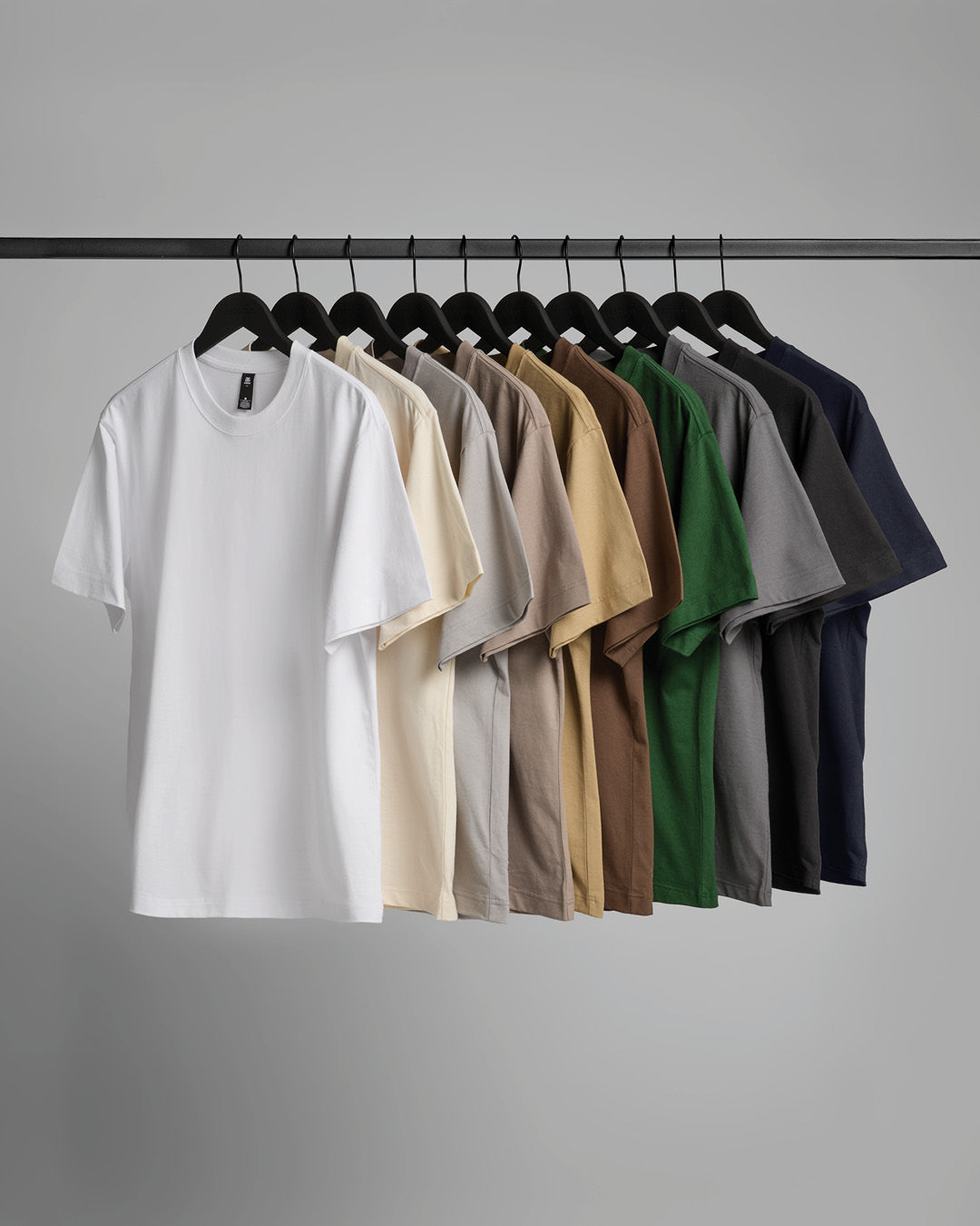 AS Colour Box Tee 5030 Farbvarianten auf Kleiderstange
